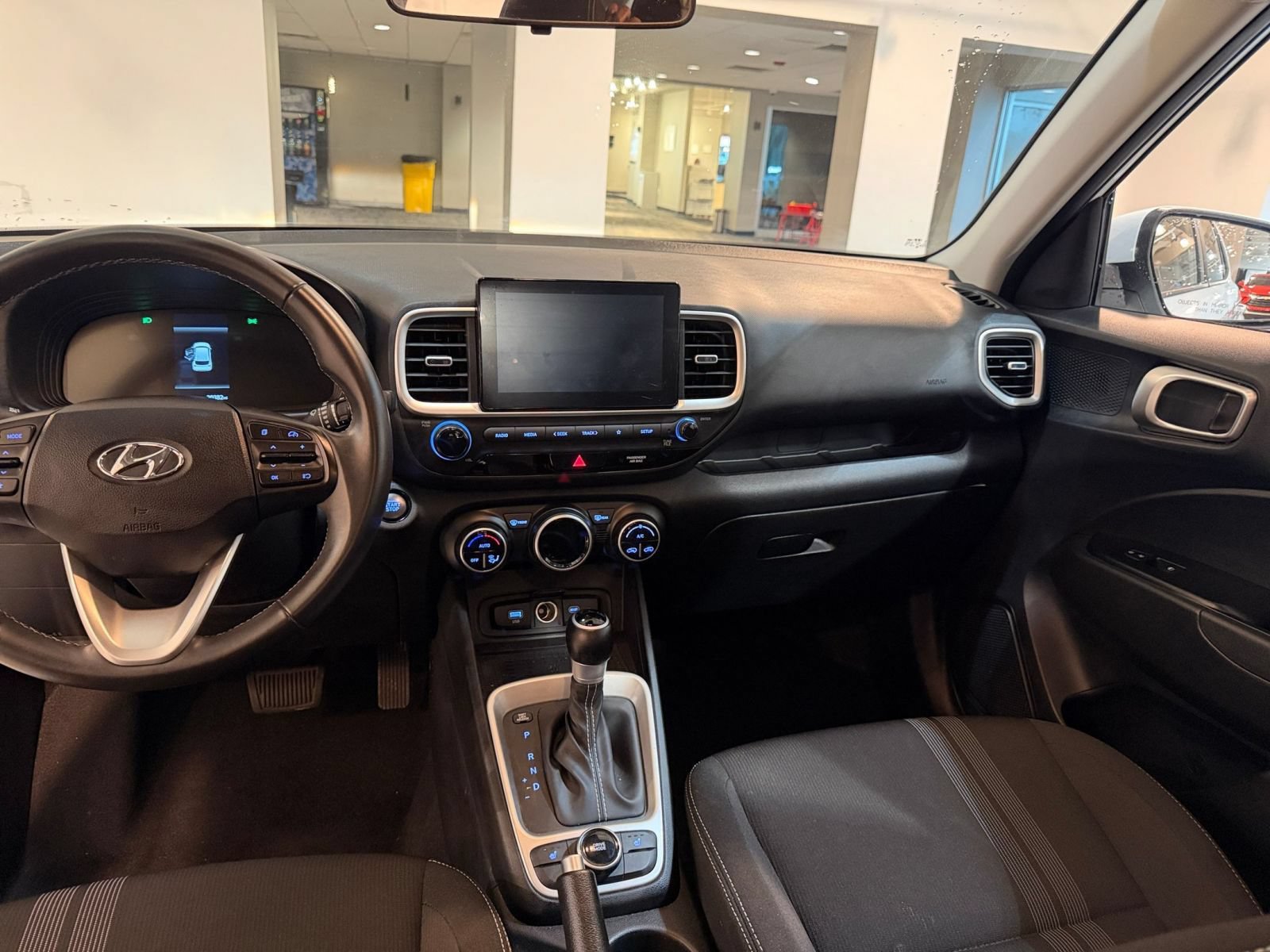 Used 2026 Hyundai Venue SEL FWD image 33