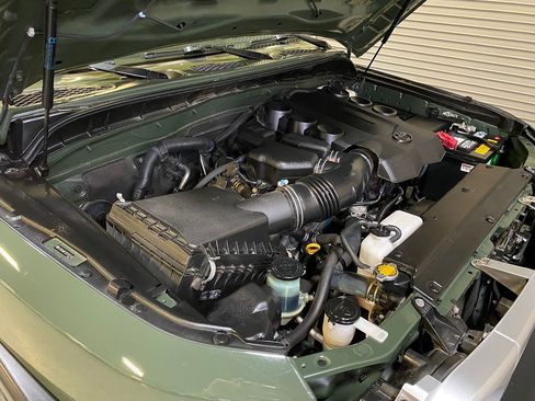 Used 2014 Toyota FJ Cruiser 4WD w/ Convenience Package image 38