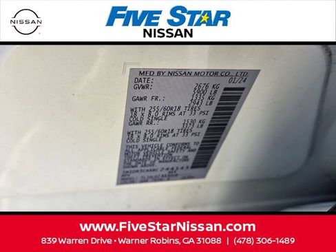 Used 2024 Nissan Pathfinder SL FWD image 19