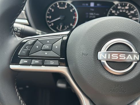 Used 2025 Nissan Altima 2.5 SV w/ SV Premium Package FWD image 25