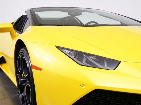 Used 2017 Lamborghini Huracan LP 610-4 image 18