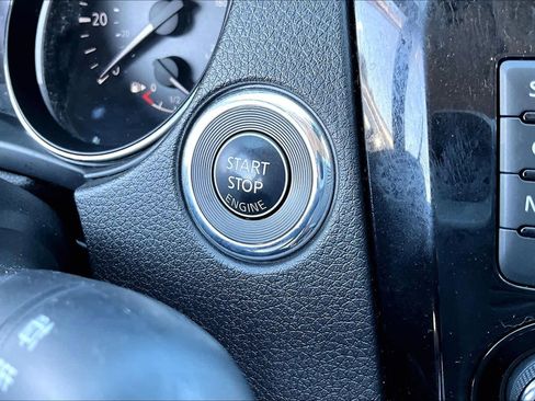 Used 2017 Nissan Rogue Sport SL w/ SL Premium Package FWD image 36