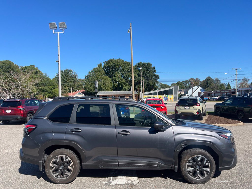 Used 2025 Subaru Forester Premium w/ Convenience Package #1 AWD/4WD image 2