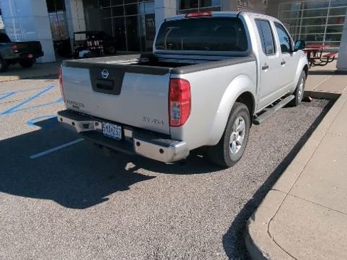 Used 2013 Nissan Frontier SV w/ SV Value Truck Pkg image 15