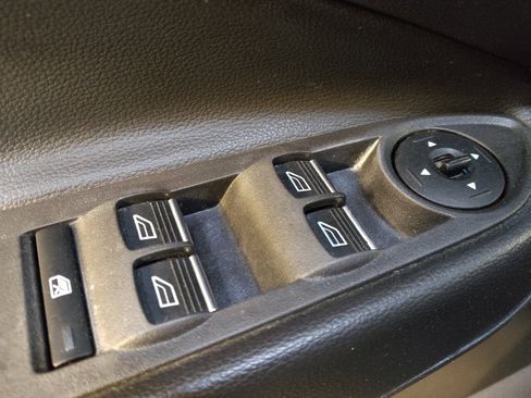 Used 2019 Ford Escape SE image 27