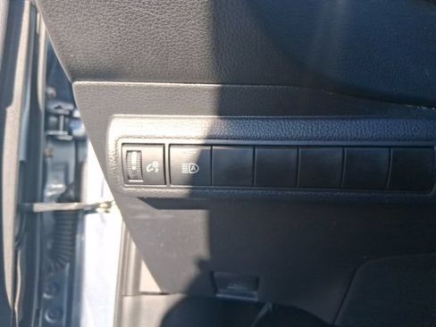 Used 2022 Toyota Corolla XSE FWD image 19