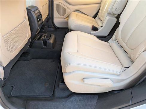 Used 2023 Jeep Grand Cherokee L Limited image 19