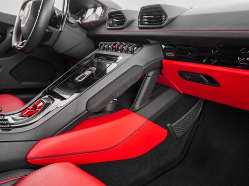 Used 2021 Lamborghini Huracan EVO RWD image 27