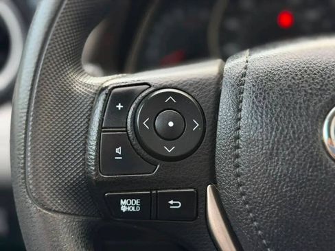 Used 2015 Toyota RAV4 XLE AWD/4WD image 13