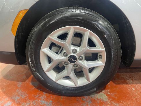 Used 2025 Kia Soul LX w/ LX Technology Package image 28