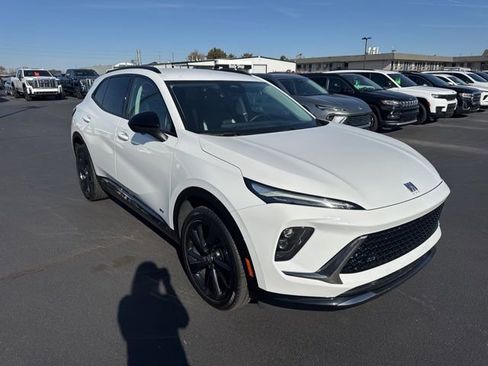 Used 2025 Buick Envision Sport Touring image 1