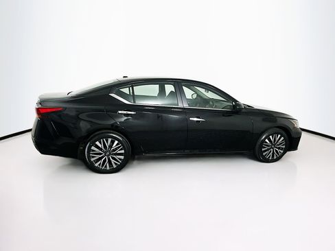 Used 2024 Nissan Altima 2.5 SV image 10