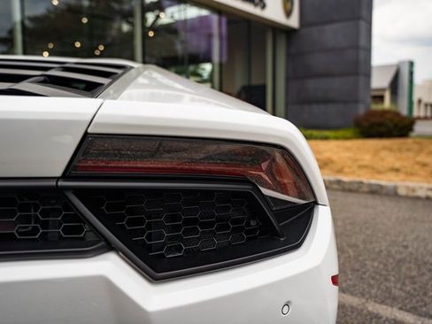 Used 2018 Lamborghini Huracan LP 580-2 image 21