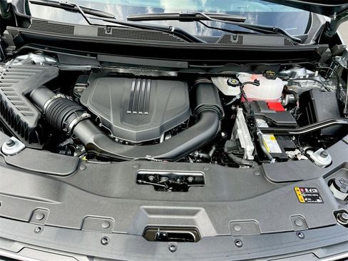 New 2025 Chevrolet Traverse LT w/ Driver Confidence Package image 24