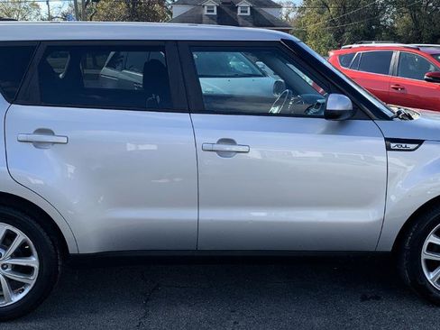 Used 2018 Kia Soul + FWD image 6