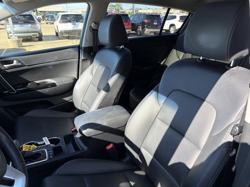 Used 2021 Kia Sportage EX image 5