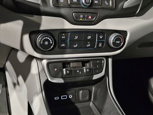 Used 2023 GMC Terrain SLE image 30