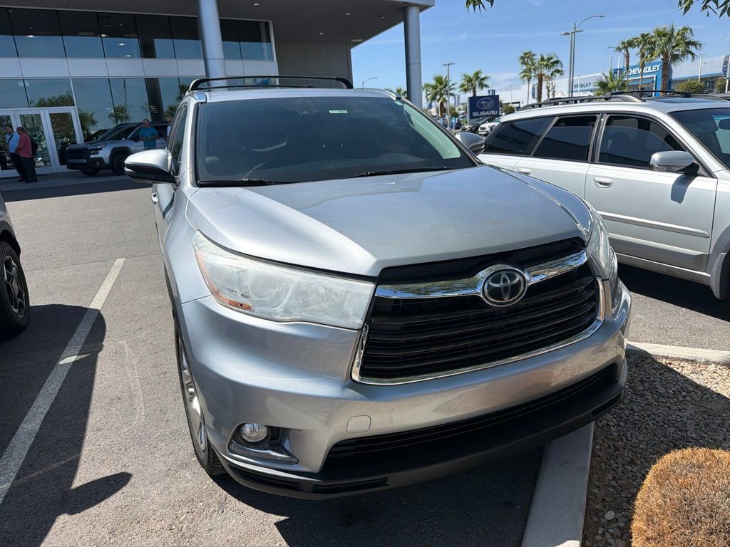 Used 2015 Toyota Highlander Limited w/ Driver Technology Package AWD/4WD image 30