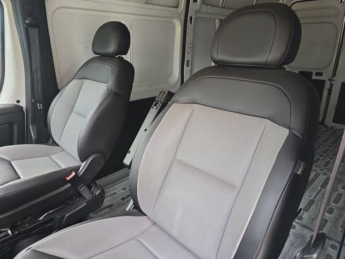 Used 2025 RAM ProMaster 2500 w/ Convenience Group FWD image 14