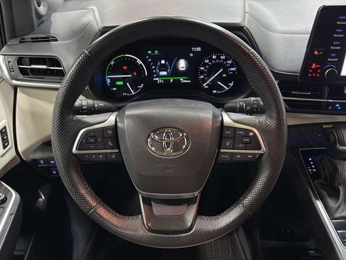 Used 2024 Toyota Sienna Limited AWD/4WD image 21