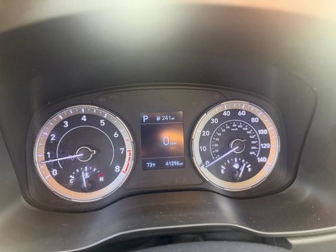 Used 2020 Hyundai Venue SE FWD image 8