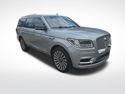 Used 2021 Lincoln Navigator Reserve w/ Luxury Package AWD/4WD image 2