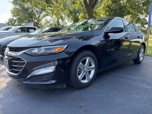 Used 2023 Chevrolet Malibu LT image 2
