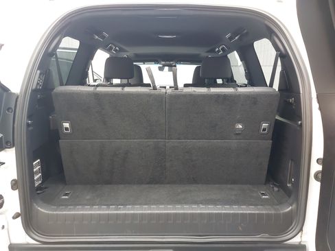 Used 2021 Lexus GX 460 Premium w/ Accessory Package AWD/4WD image 15