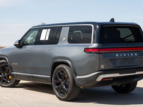 Used 2023 Rivian R1S Adventure AWD/4WD image 9