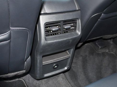 Used 2024 Ford Edge SEL image 16
