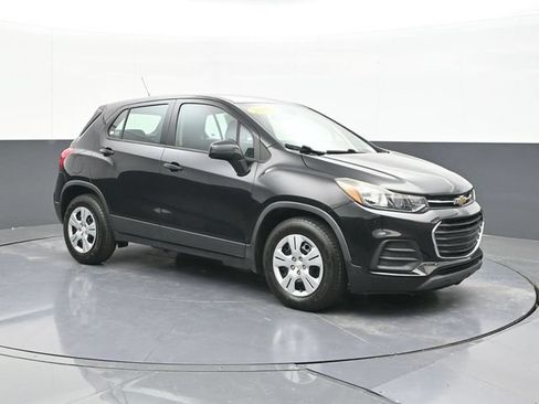 Used 2017 Chevrolet Trax LS FWD image 18