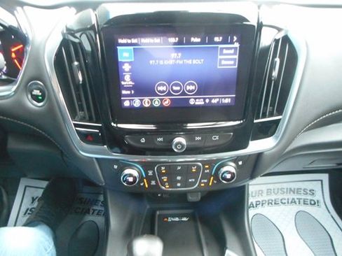 Used 2022 Chevrolet Traverse Premier image 13