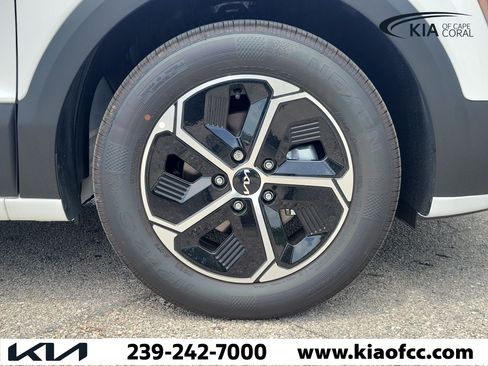 New 2026 Kia Niro EX w/ EX Premium Package FWD image 7