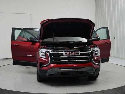Used 2026 GMC Terrain Elevation w/ Technology Package II FWD image 10