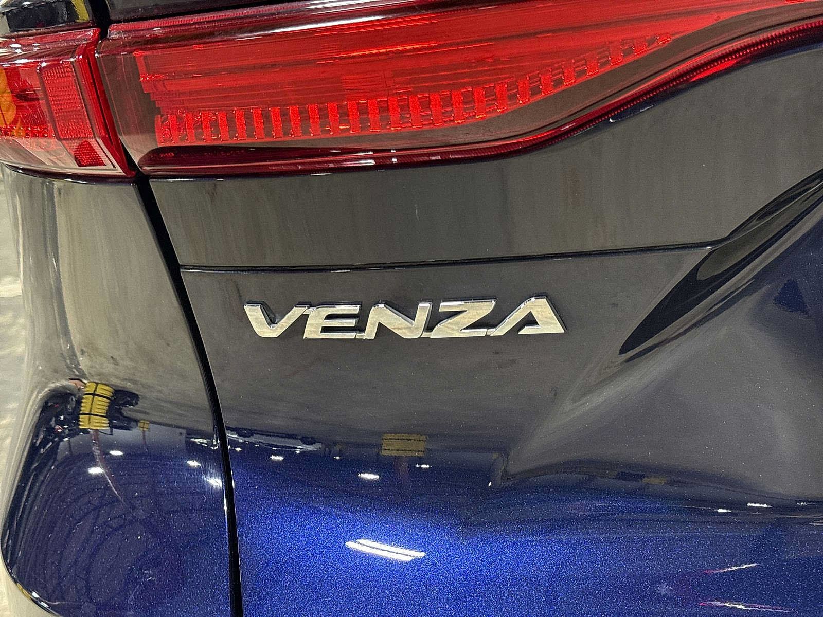 Used 2021 Toyota Venza XLE w/ Softex Package AWD/4WD image 27