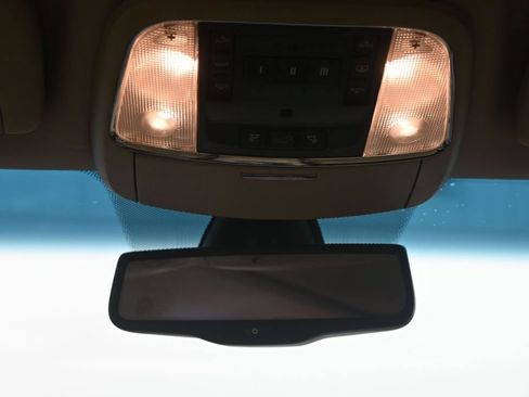 Used 2011 Jeep Grand Cherokee Overland AWD/4WD image 28