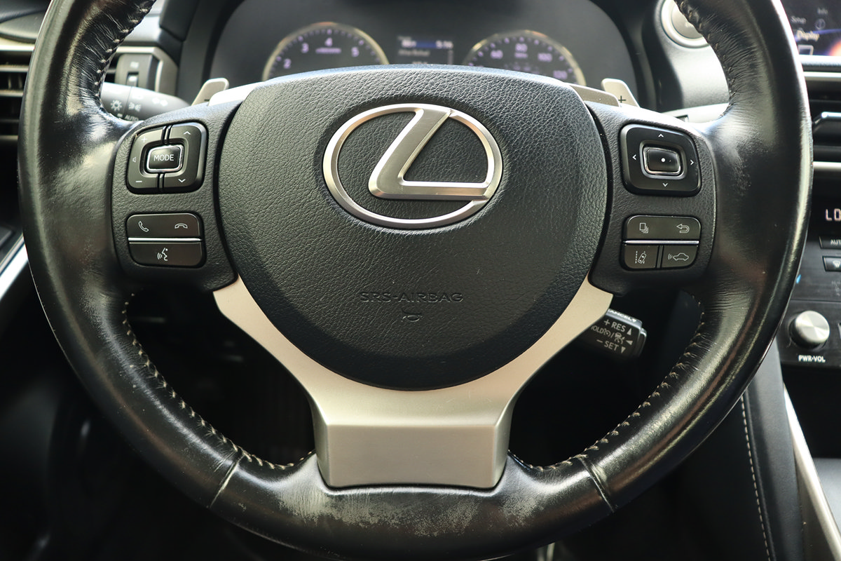 Used 2017 Lexus IS 200t RWD image 39