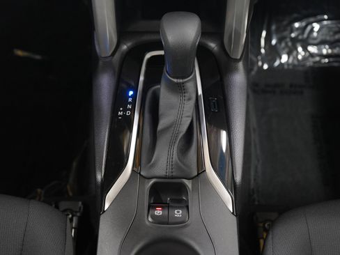 Used 2025 Toyota Corolla Cross LE image 16