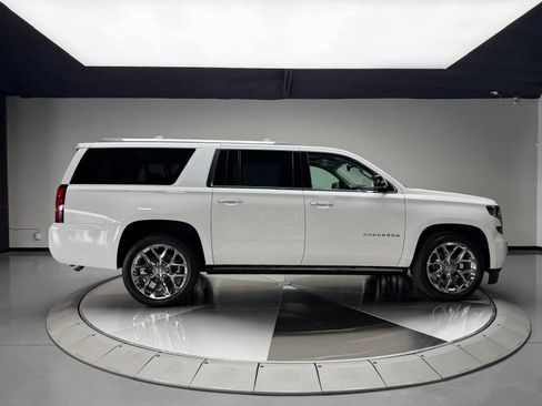 Used 2017 Chevrolet Suburban Premier AWD/4WD image 6