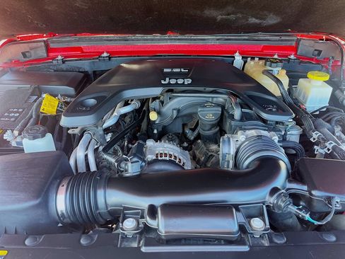Used 2021 Jeep Gladiator Sport AWD/4WD image 34