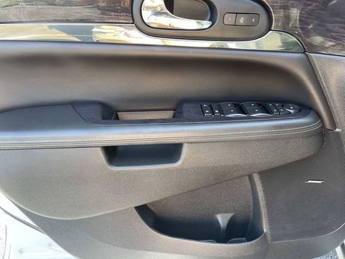 Used 2015 Toyota RAV4 Limited w/ Outdoor Package FWD image 19