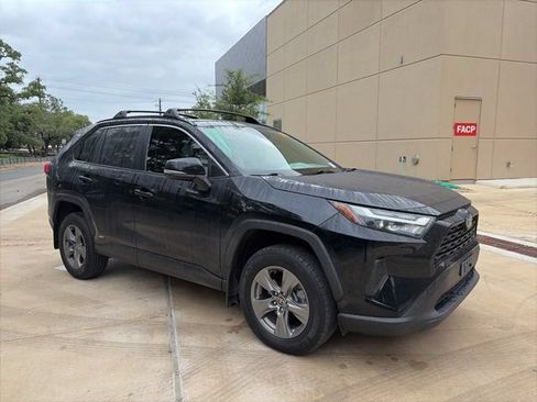 Used 2023 Toyota RAV4 XLE w/ Convenience Package AWD/4WD image 5