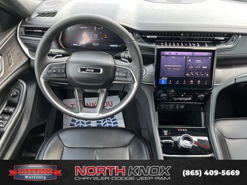 Used 2025 Jeep Grand Cherokee L Limited AWD/4WD image 14