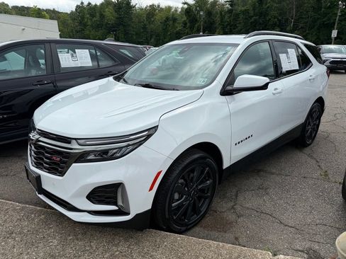 Used 2023 Chevrolet Equinox RS AWD/4WD image 4