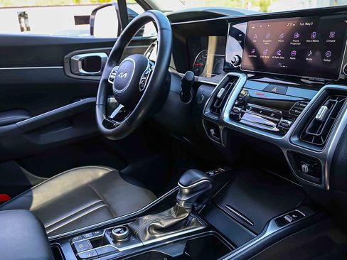 Certified 2023 Kia Sorento X-Line EX AWD/4WD image 15
