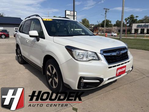 Used 2017 Subaru Forester 2.5i Premium AWD/4WD image 1