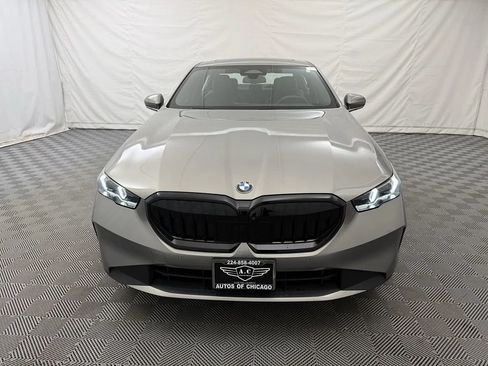 Used 2024 BMW 530i xDrive AWD/4WD image 3