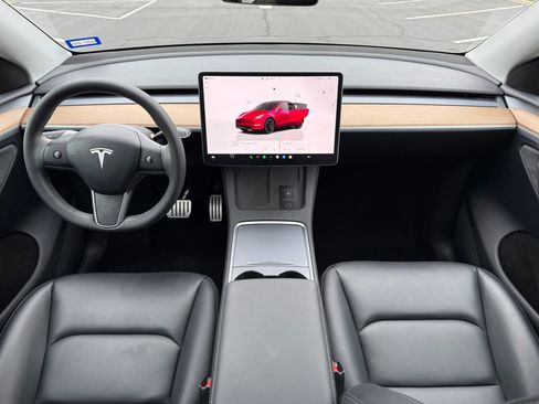 Used 2024 Tesla Model Y Performance image 14