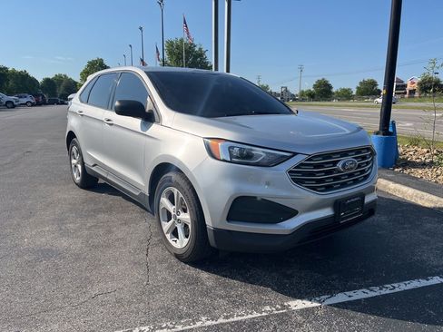Used 2019 Ford Edge SE FWD image 2