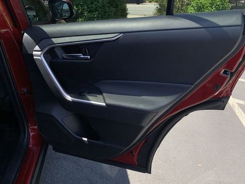 Used 2025 Toyota RAV4 XLE FWD image 11